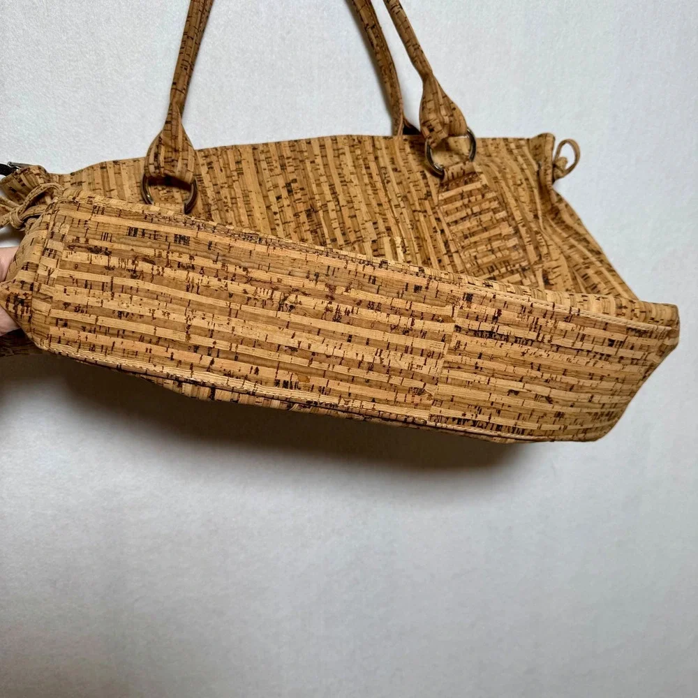 Cork Natural Sustainable Wood Grain Striped Tote Bag Tan Brown Olive Lining